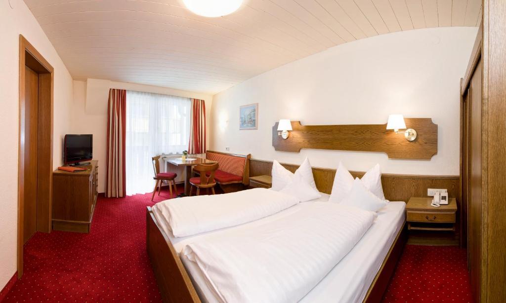 Hotel Edelweiss 3*